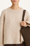 Niclas short sweater oyster stylein model image front close up