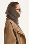 Niko knitted mohair scarf brown stylein model image side