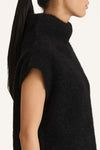 Noelia knitted polo top sleeveless black stylein detail