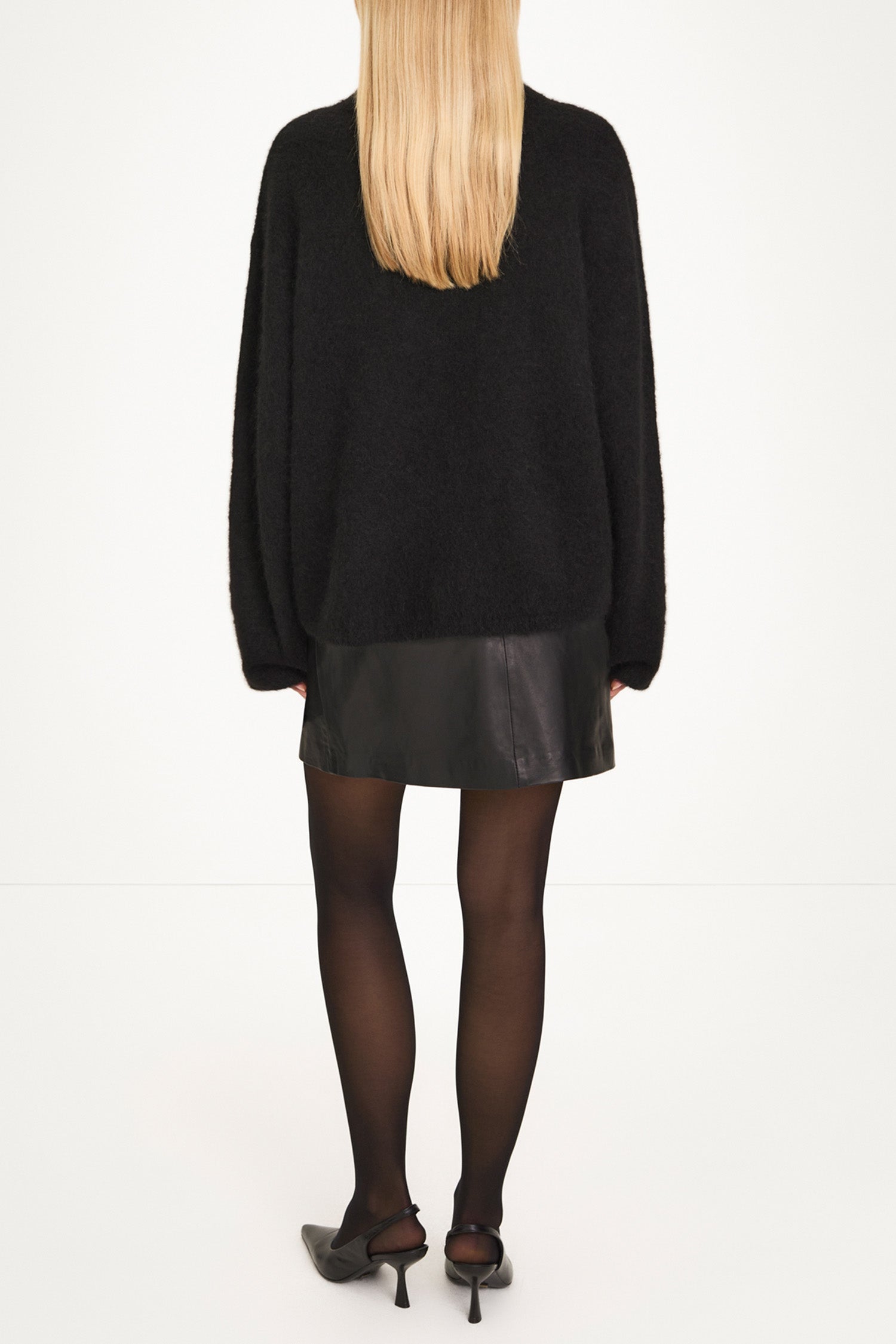 Norena mohair sweater black stylein model image back