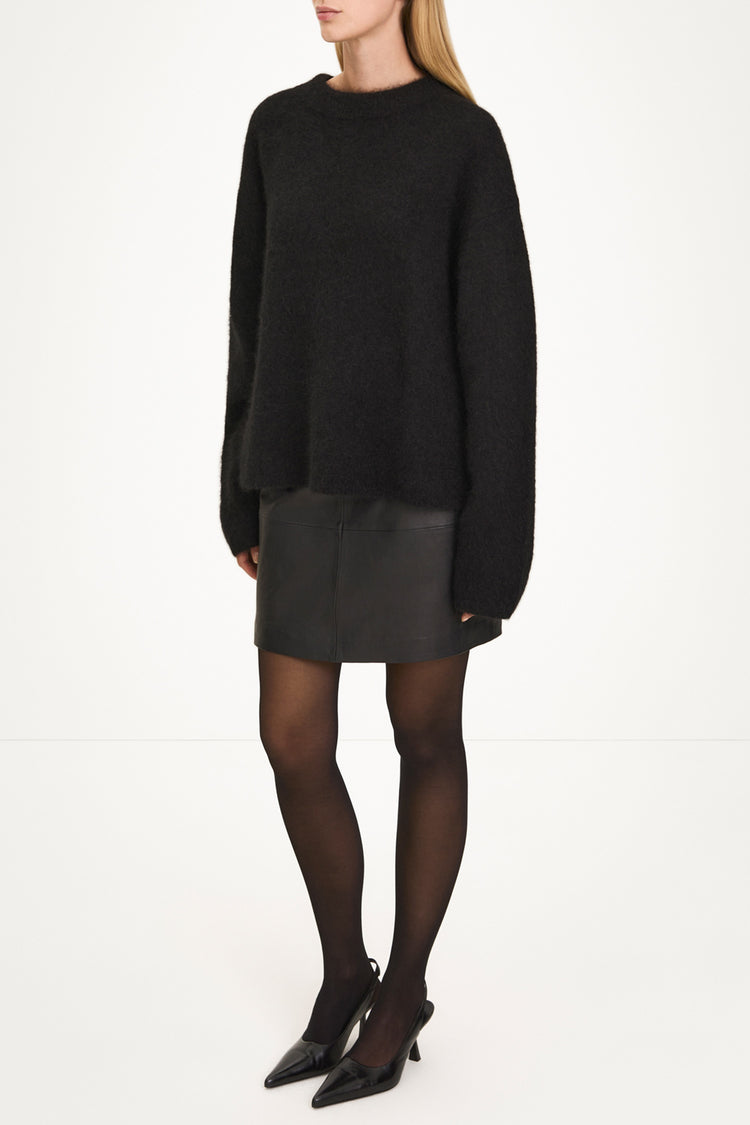 Norena mohair sweater black stylein model image side