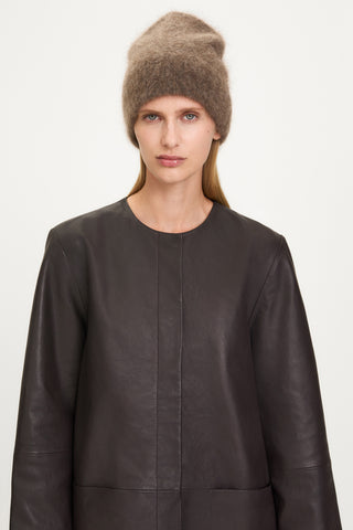 Nyla beanie mohair blend brown stylein model image front