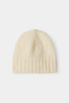 white knitted mohair beanie hat stylein Nyla packshot
