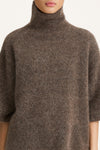 Nyssa knitted short sleeve polo sweater brown stylein model image close up front