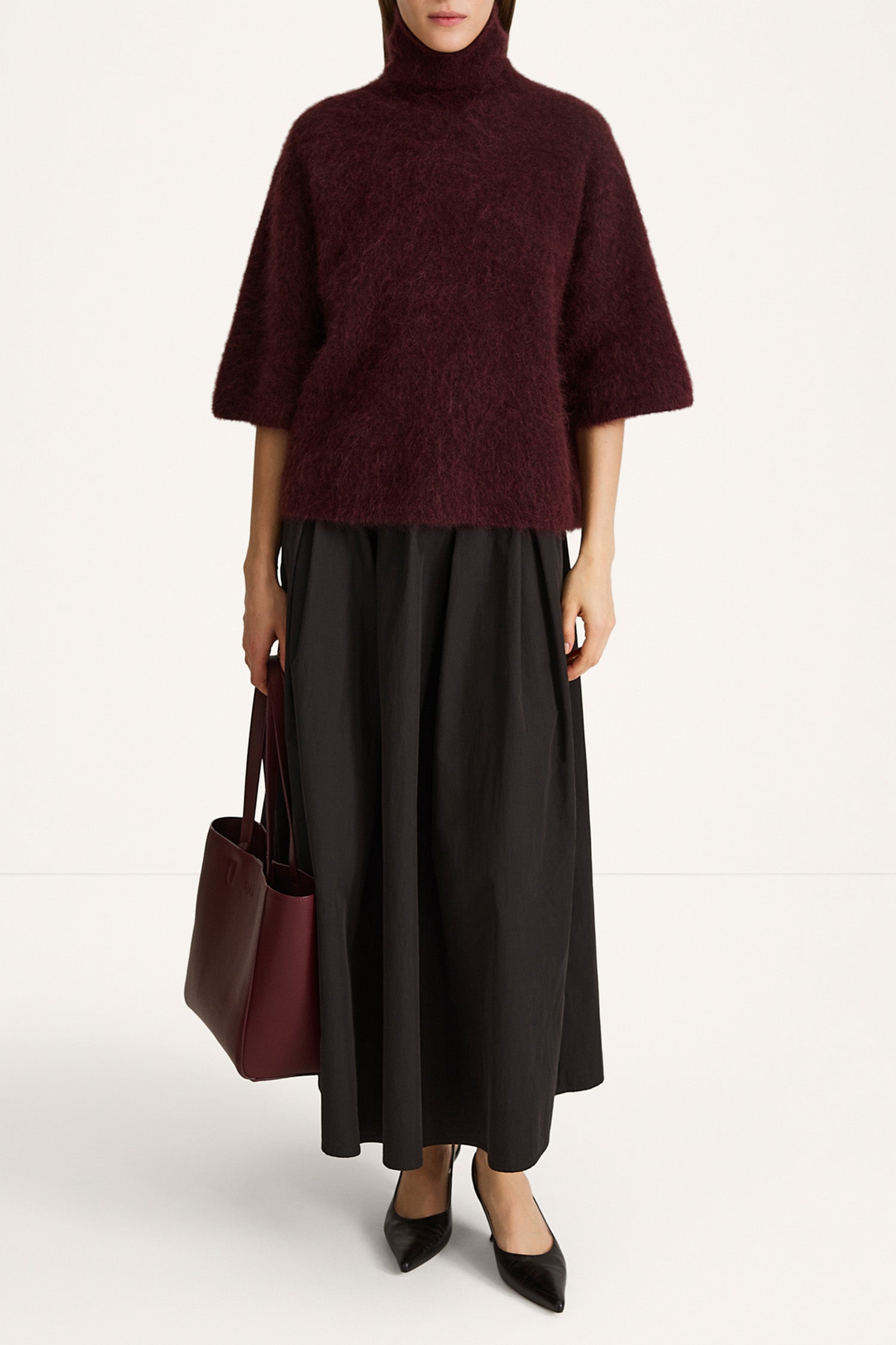 Nyssa short sleeve knitted top bordeaux stylein model image front