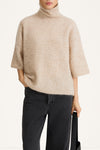 Nyssa short sleeve knitted top oyster stylein model image front close-up