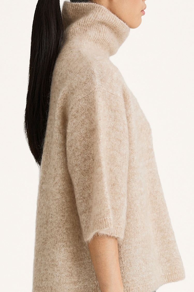 Nyssa short sleeve knitted top oyster stylein model image side close-up