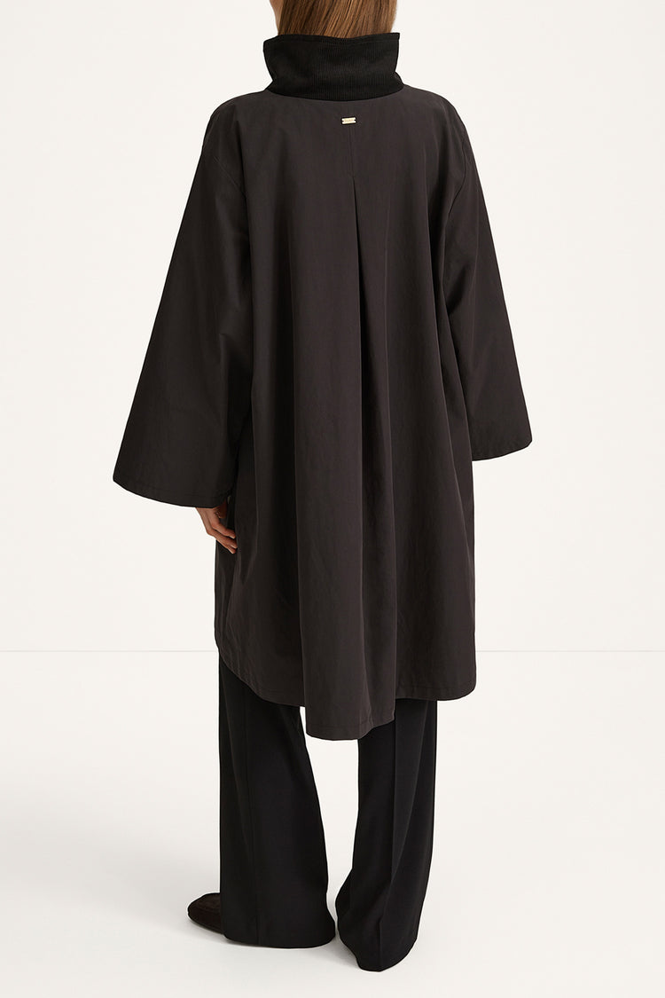 Sable coat trench cotton black stylein model image back