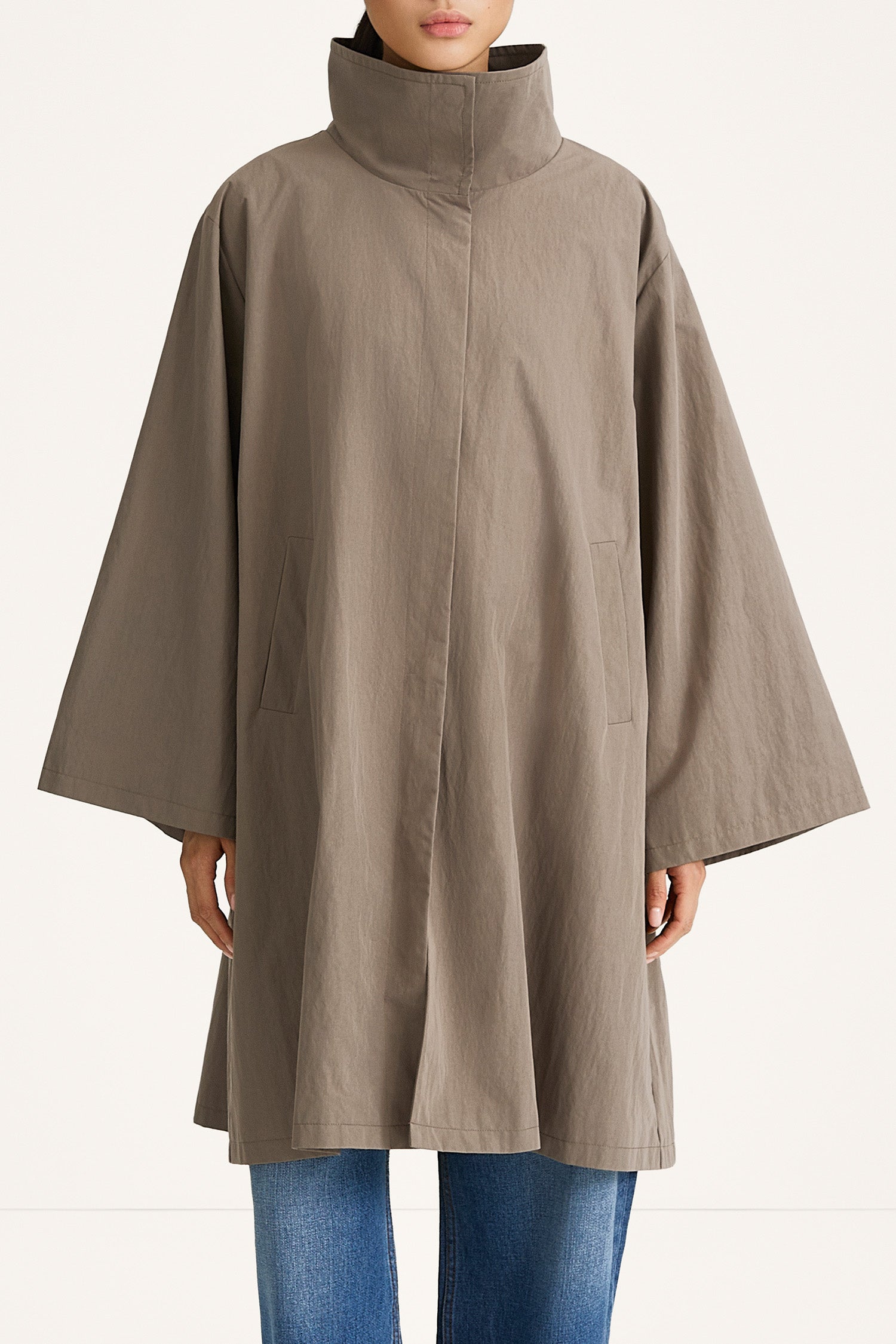 Sable trench coat mud stylein model image front close