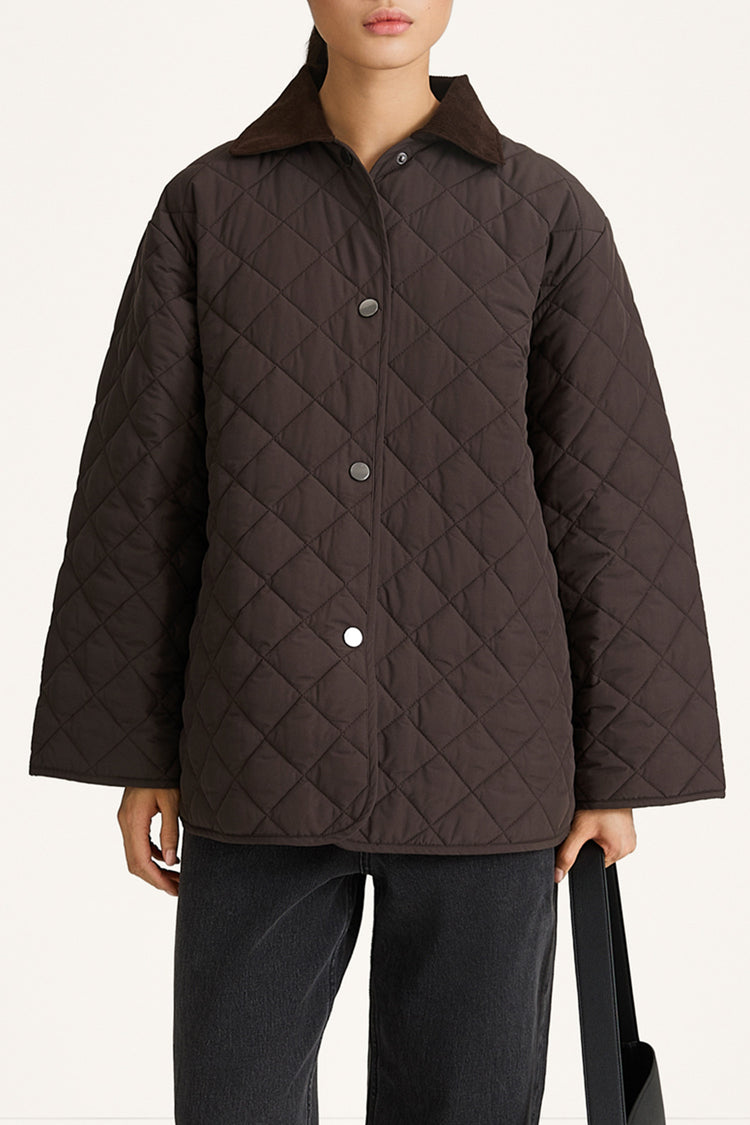 Brown quilted jacket stylein sabria model image front close