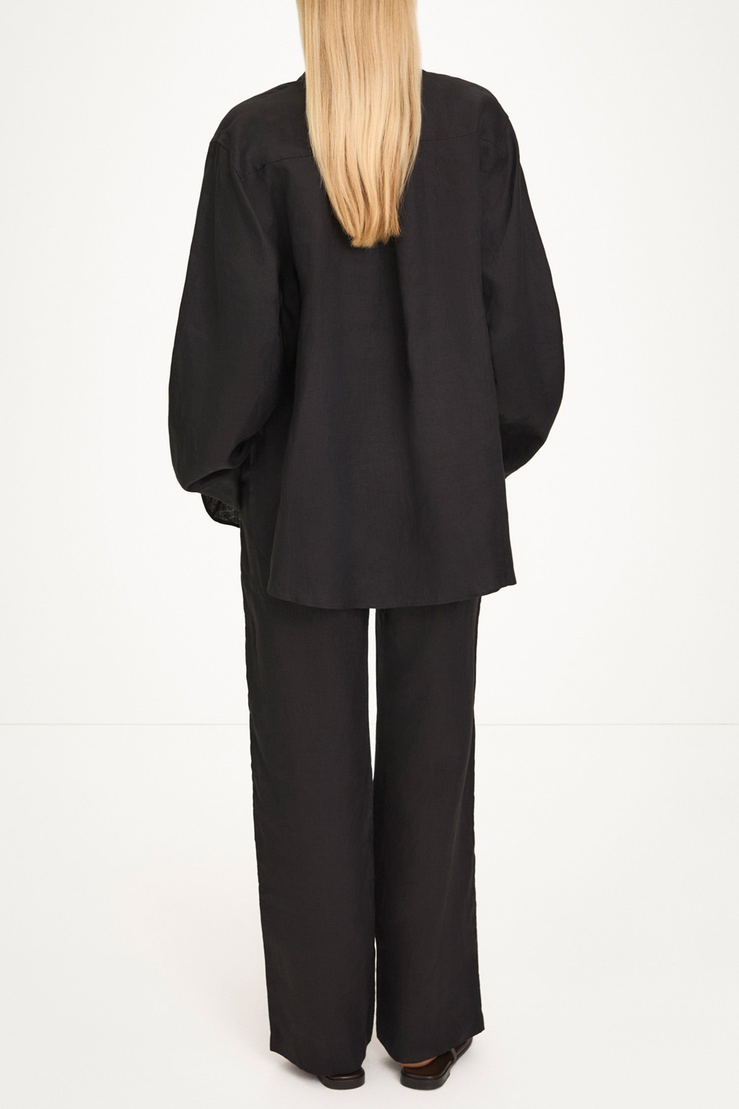 Sandria linen shirt coffee stylein model image back