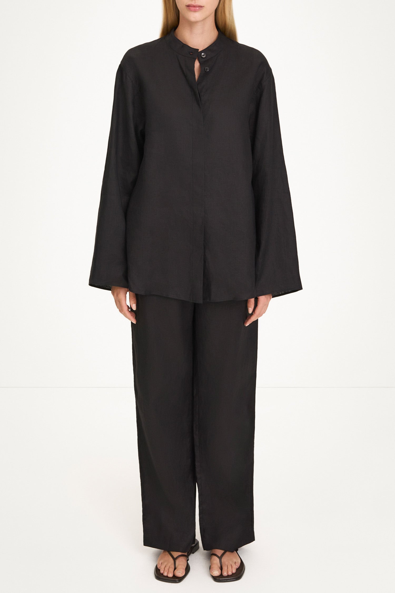Sandria linen shirt coffee stylein model image front