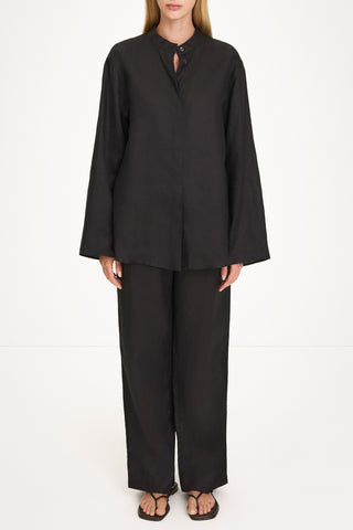 Sandria linen shirt coffee stylein model image front