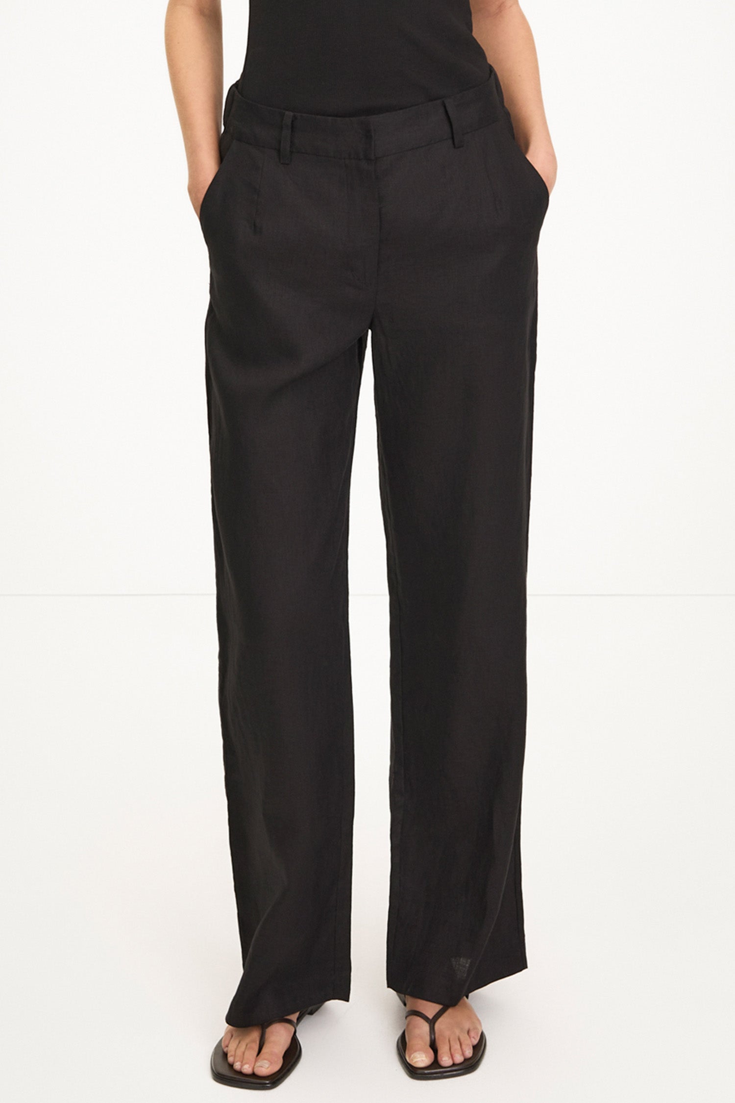 Sandrine linen trousers coffee stylein model image front close