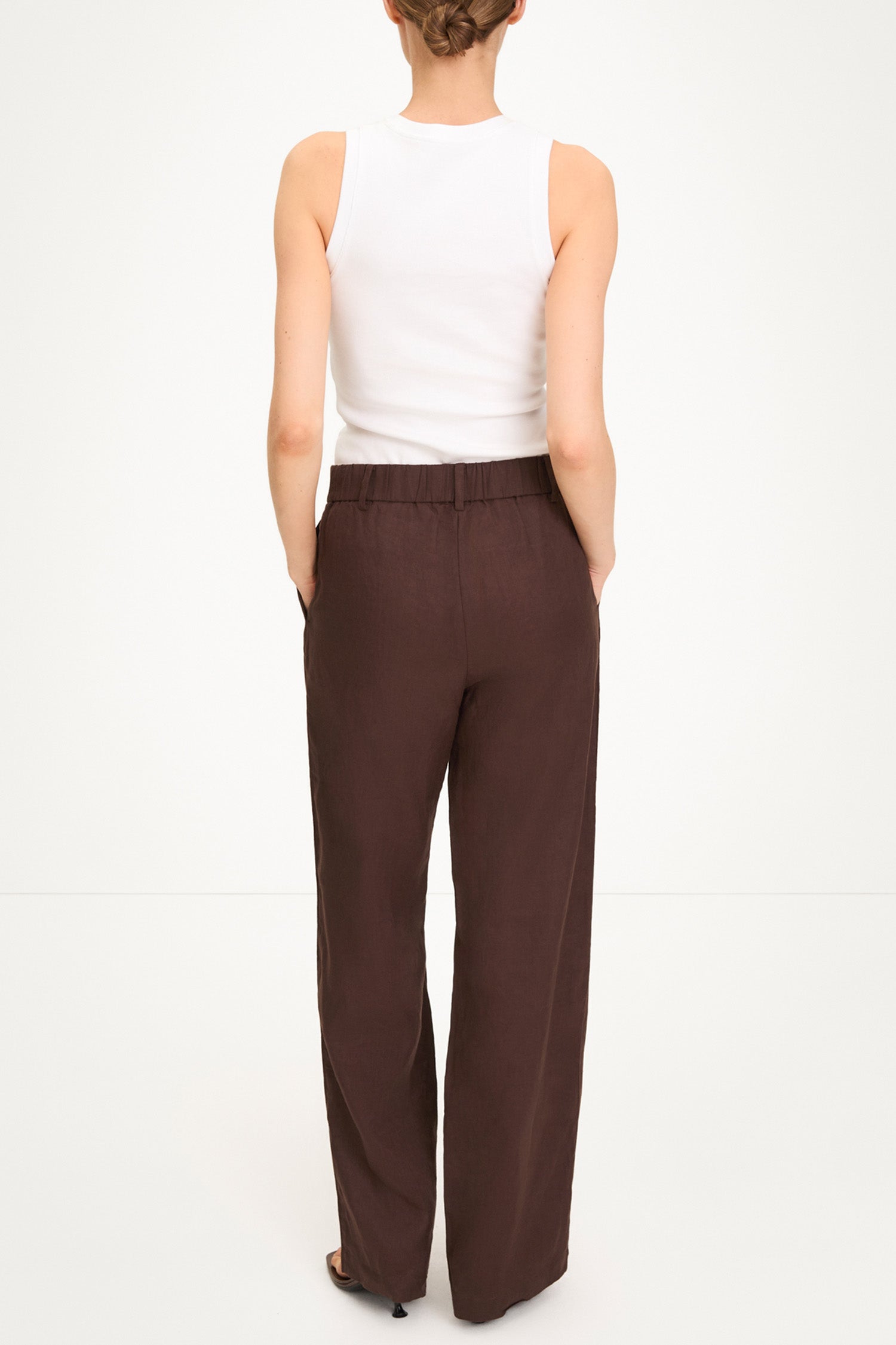 Sandrine linen trousers coffee stylein model image back