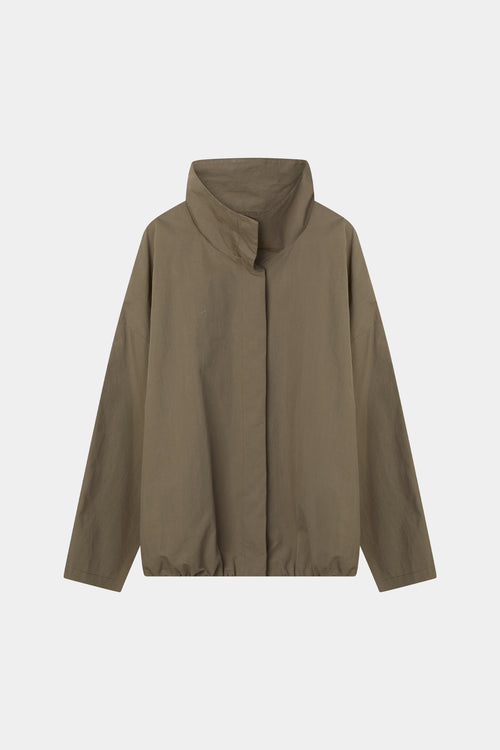 Khaki wind jacket stylein sarou front model image
