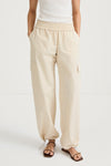Shea leisure trousers pockets cream stylein model image front close