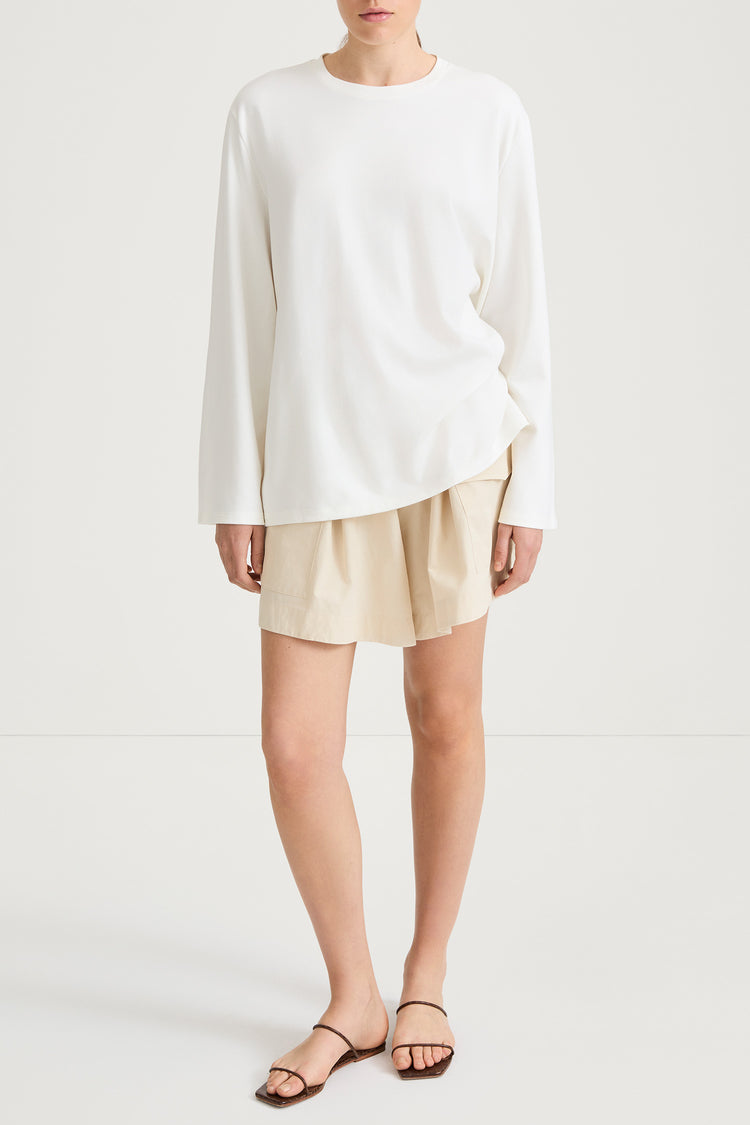 Sonya flared trench cotton shorts cream stylein model image front
