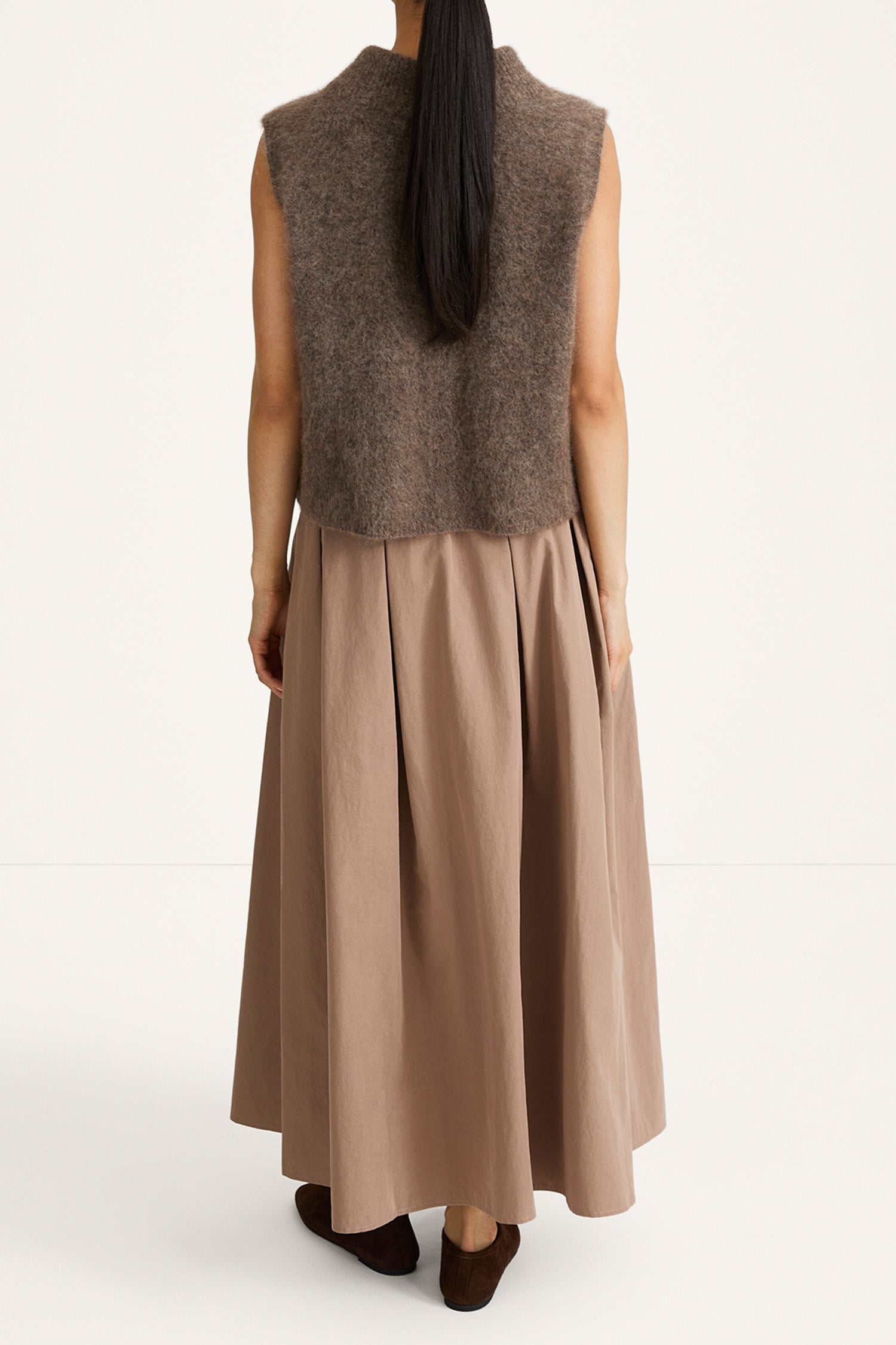 Sorina long trench skirt hazel stylein model image back