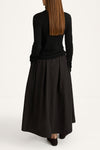 Sorina rench skirt long black stylein model image back