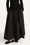 Sorina rench skirt long black stylein model image front close
