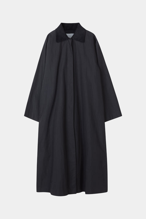 Sylvia loose flared cotton trench coat black stylein model image front