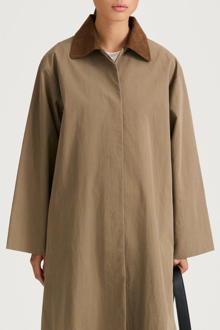 Sylvia loose flared cotton trench coat army green stylein model image front close