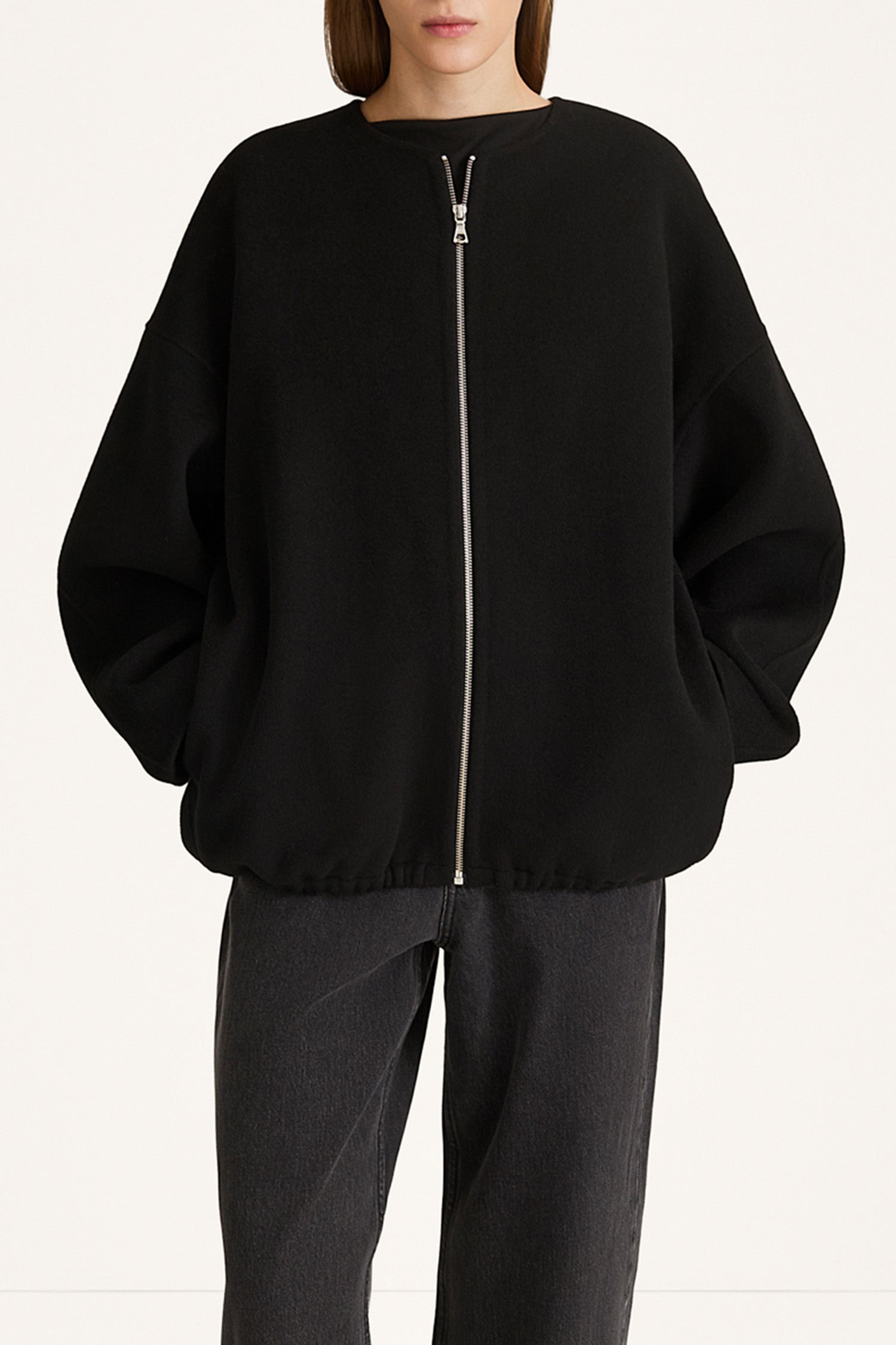 Tauro short jacket black stylein model image front close