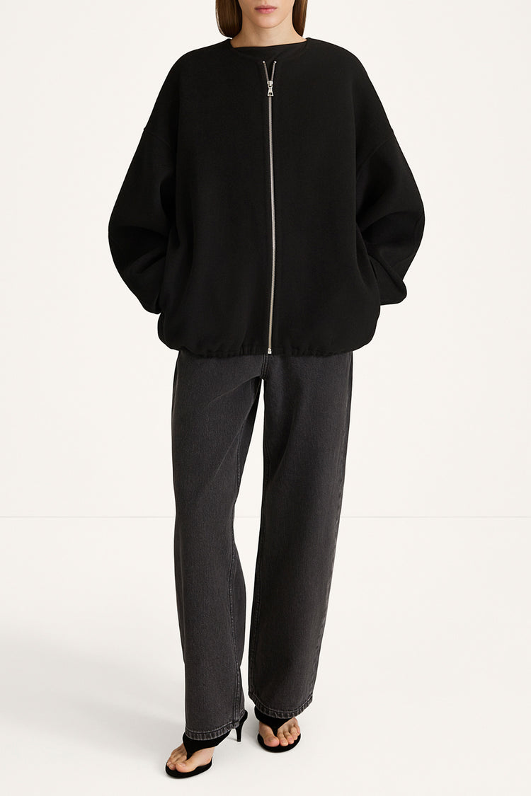 Tauro short jacket black stylein model image front