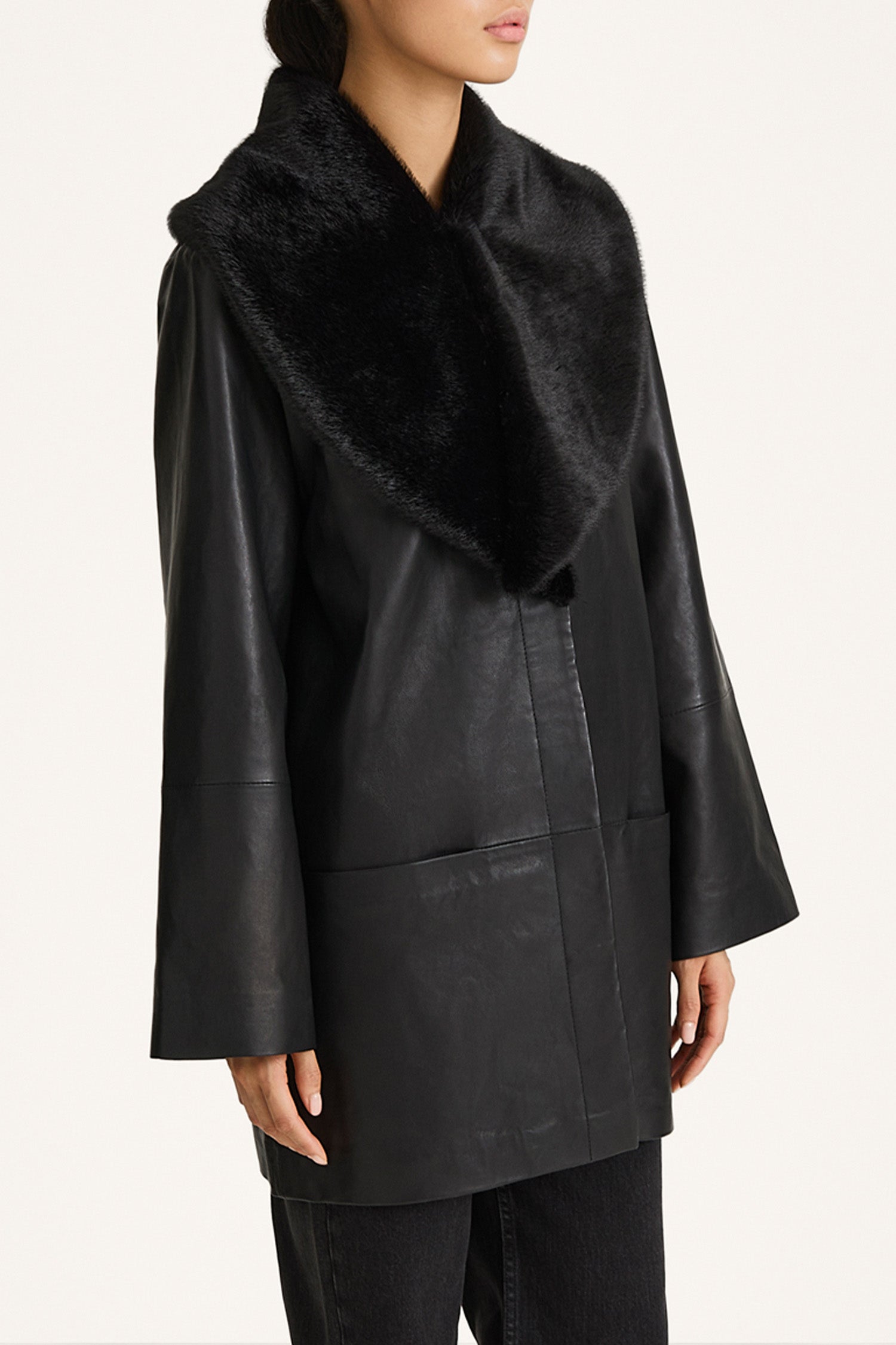 black faux fur collar model image