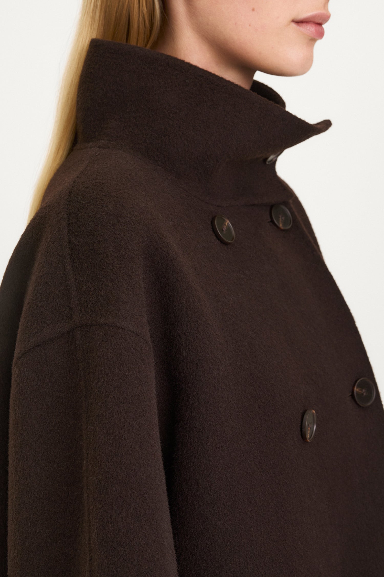 Tove short wool jacket coffee stylein model image close