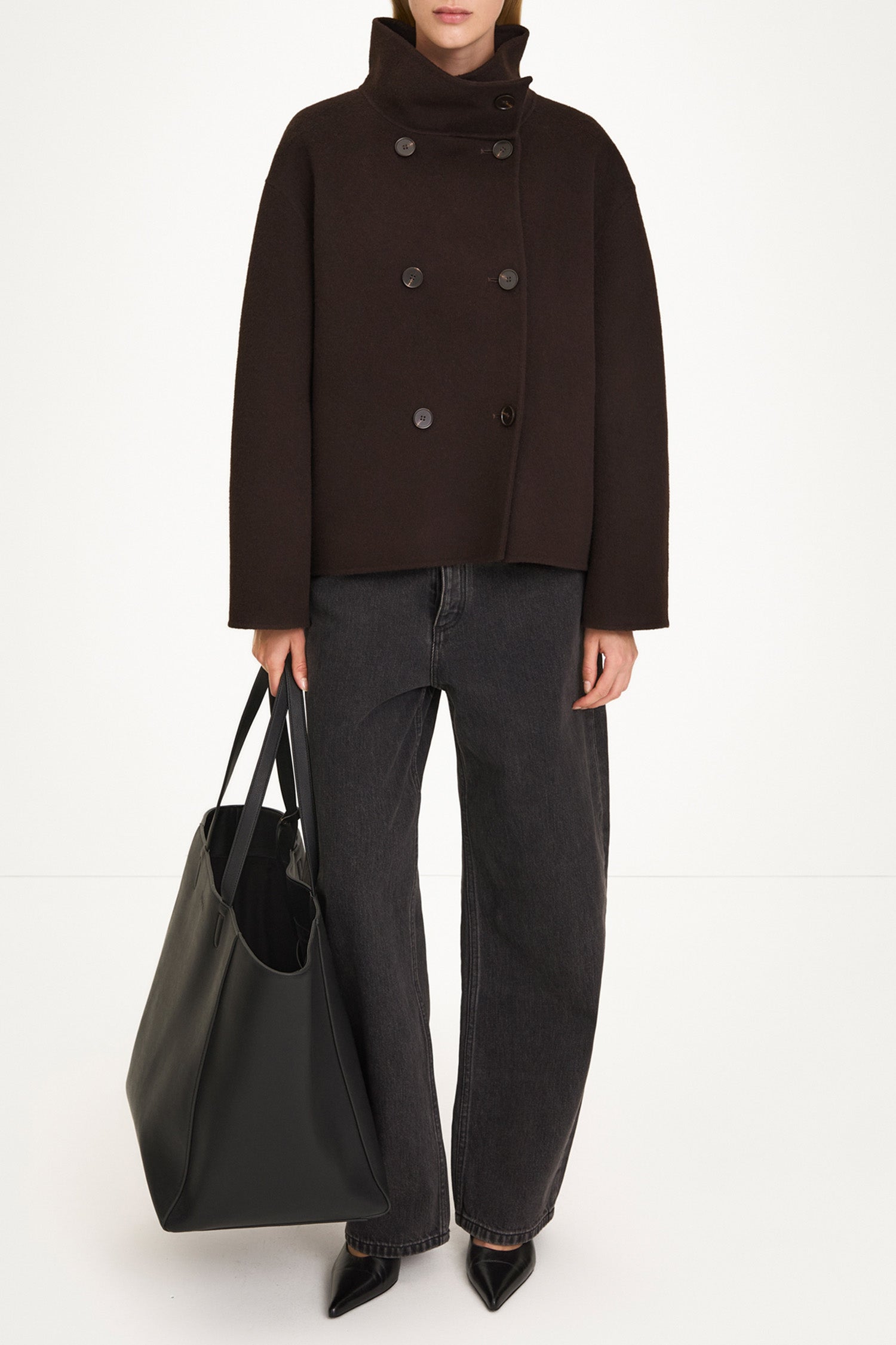 Tove short wool jacket coffee stylein model image front