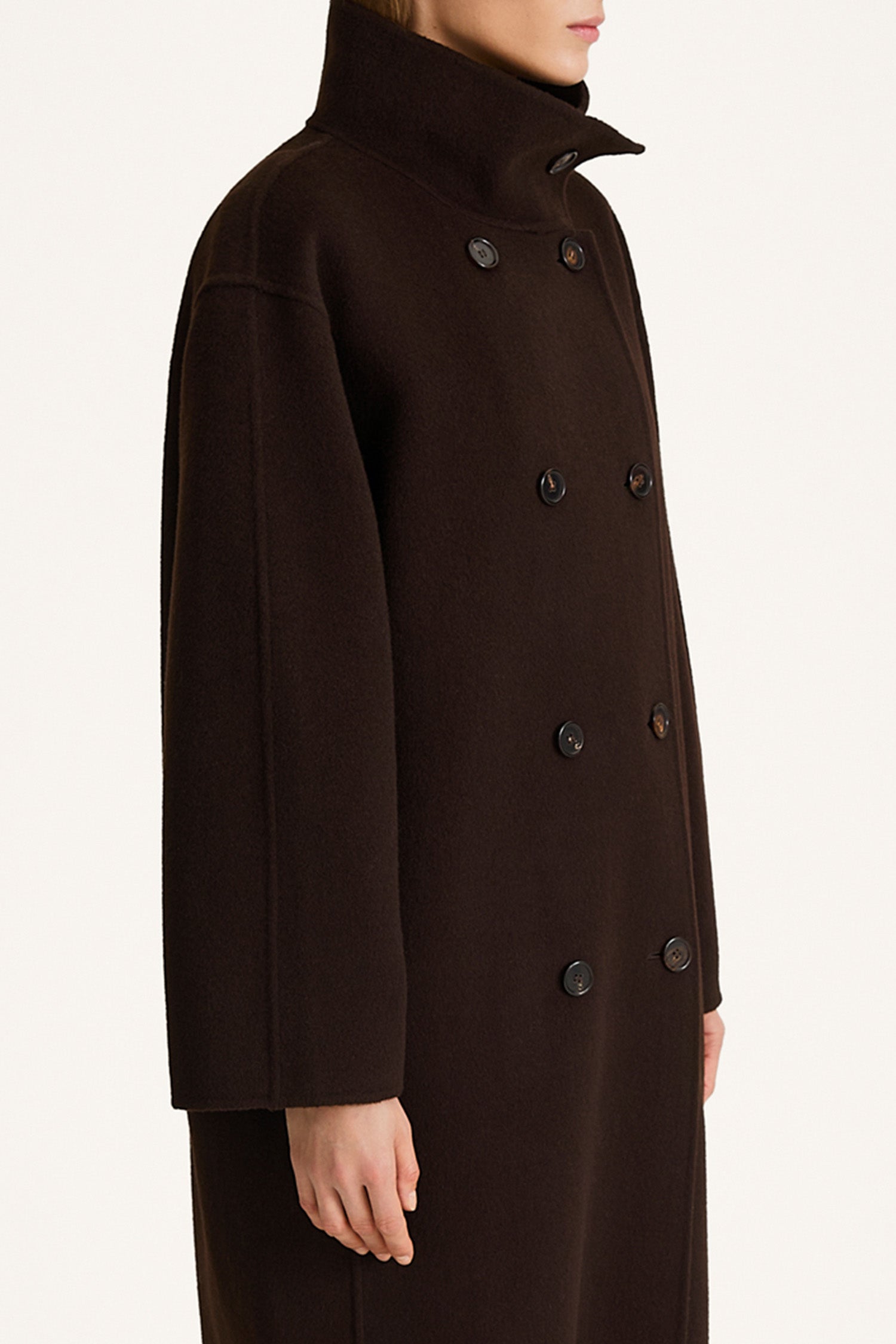 Tovino wool long coat coffee stylein model image side close up