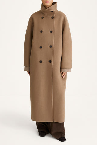 Tovino wool long coat taupe stylein model image front