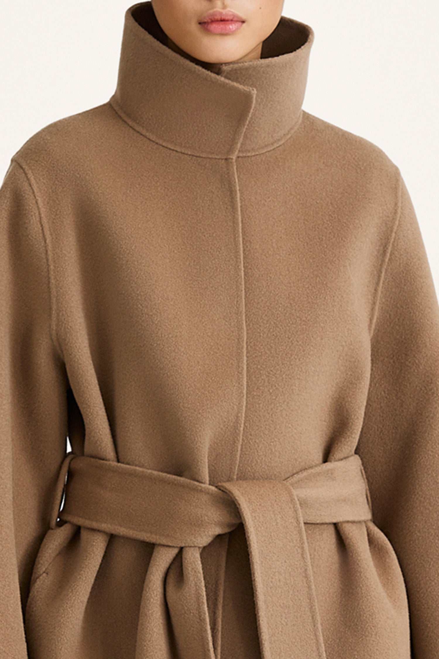Trecate wool short coat taupe stylein model image front close up