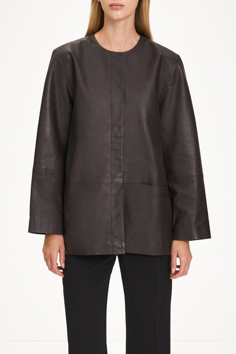 Valencia nappa leather jacket coffee stylein model image front close