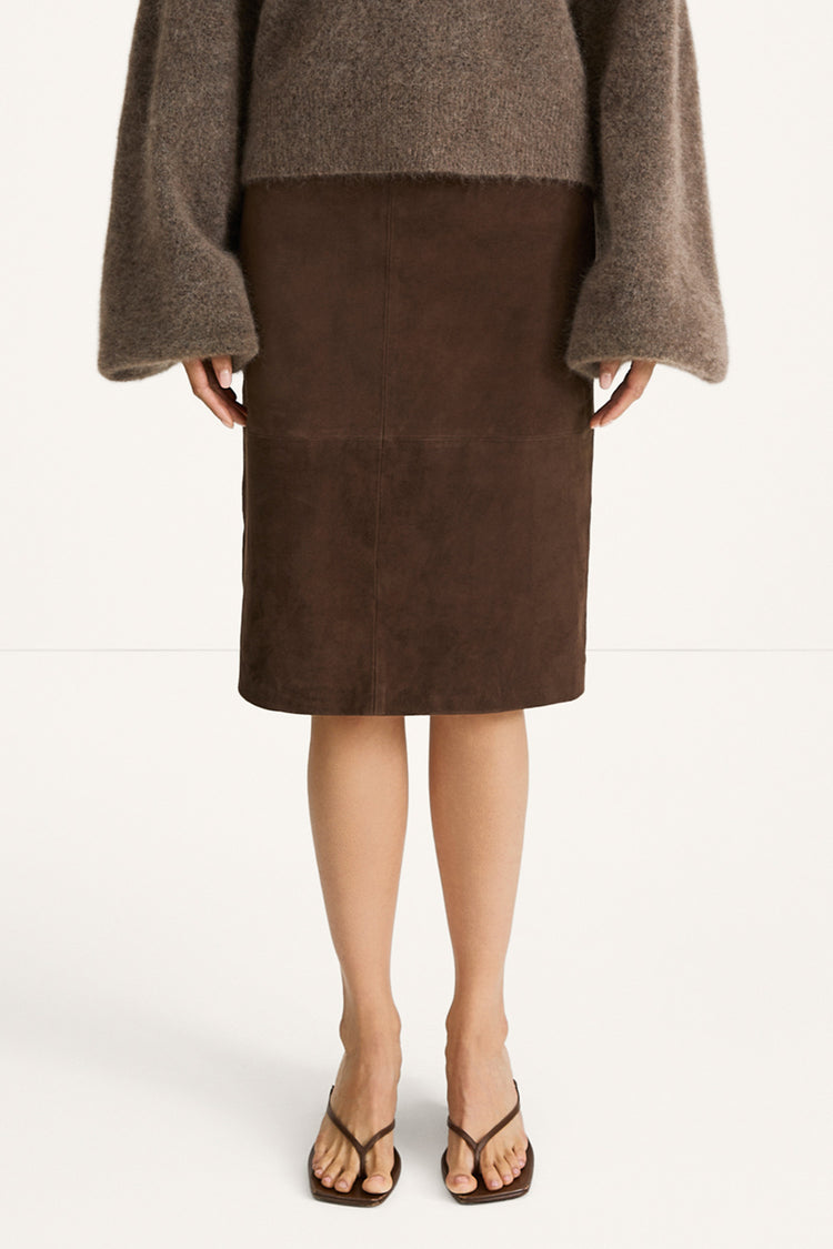 Valeria suede skirt pebble brown stylein model image front close