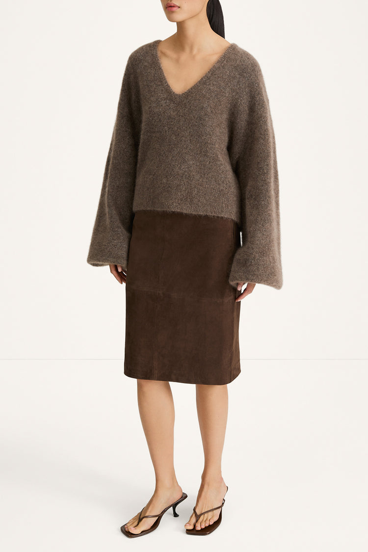 Valeria suede skirt pebble brown stylein model image side