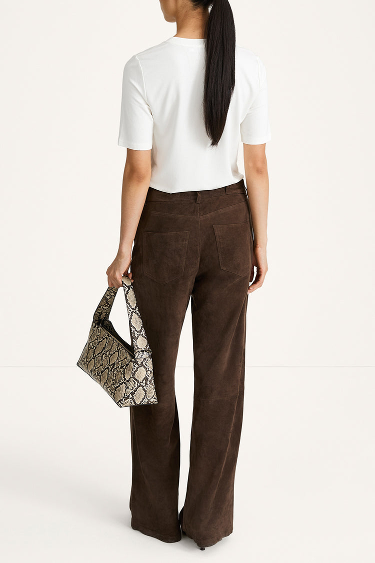 Victory suede trousers pebble brown stylein model image back