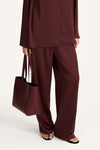 Yacht bag mini faux leather burgundy stylein model image front