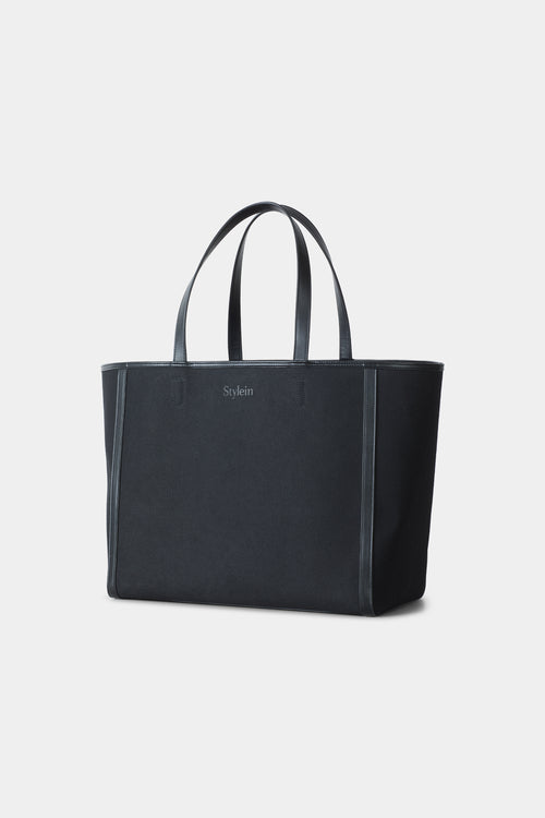 Yacht canvas black stylein packshot