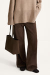 Yacht bag mini coffee suede stylein model image front