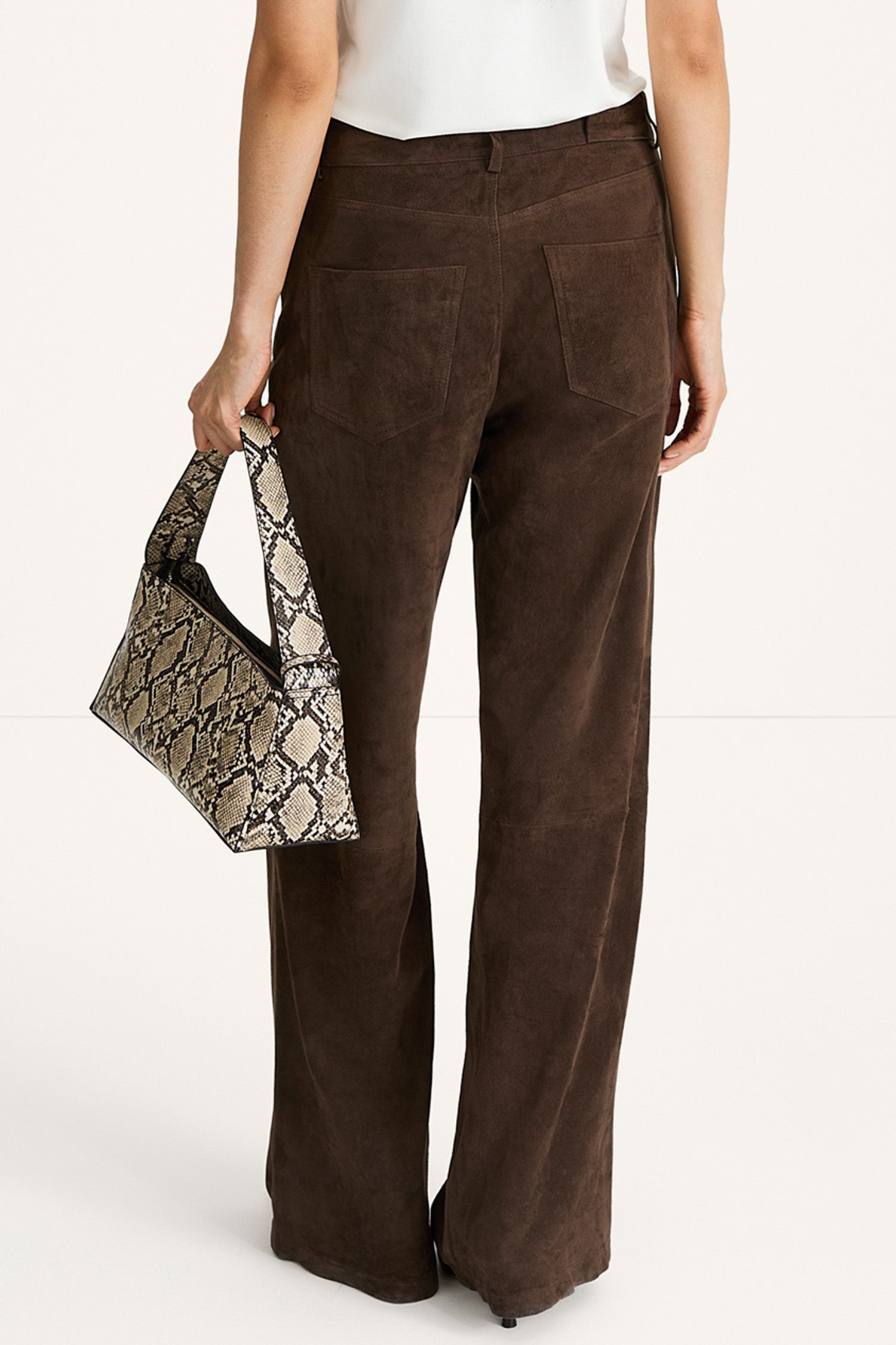 Yosef bag faux leather beige snake stylein model image back