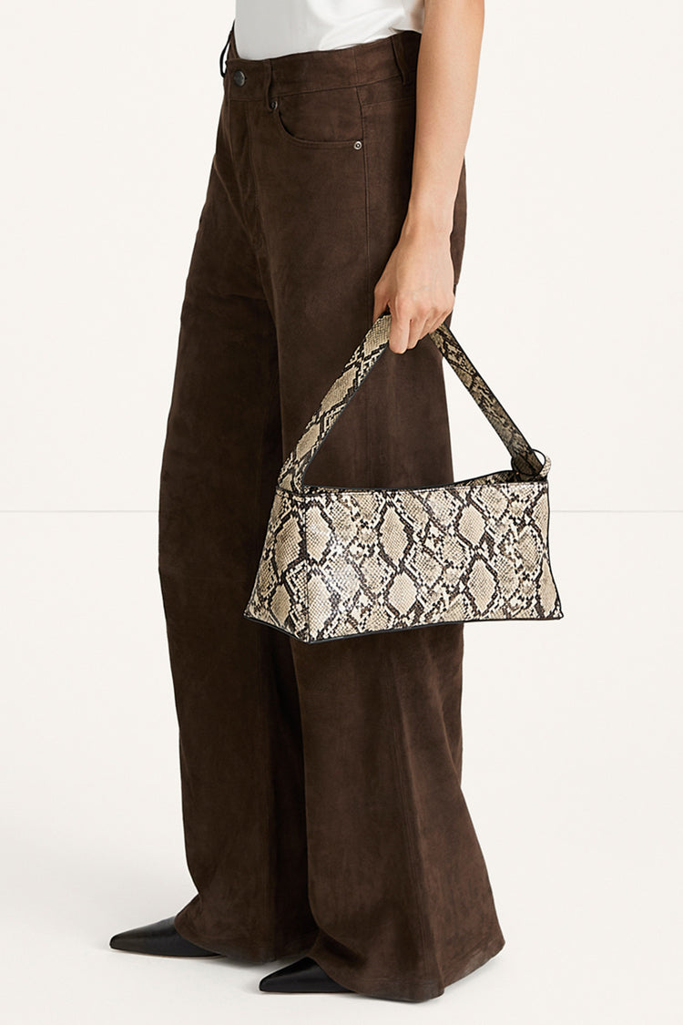 Yosef bag faux leather beige snake stylein model image side