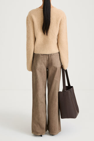 alpacka blend cardigan beige nessa model image 