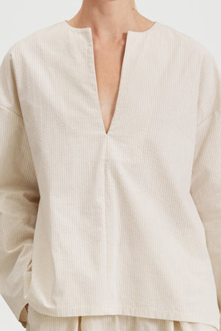 Monte blouse voluminous v neck wide sleeves seersucker beige white stripe stylein detail image