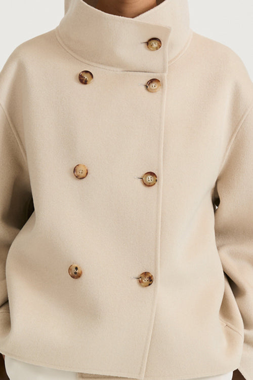 Beige wool jacket stylein tove front close up model image