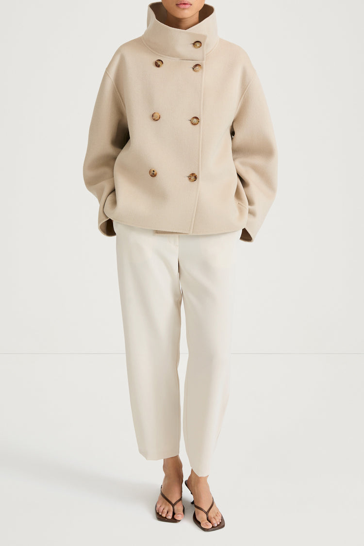 Beige wool jacket stylein tove front model image