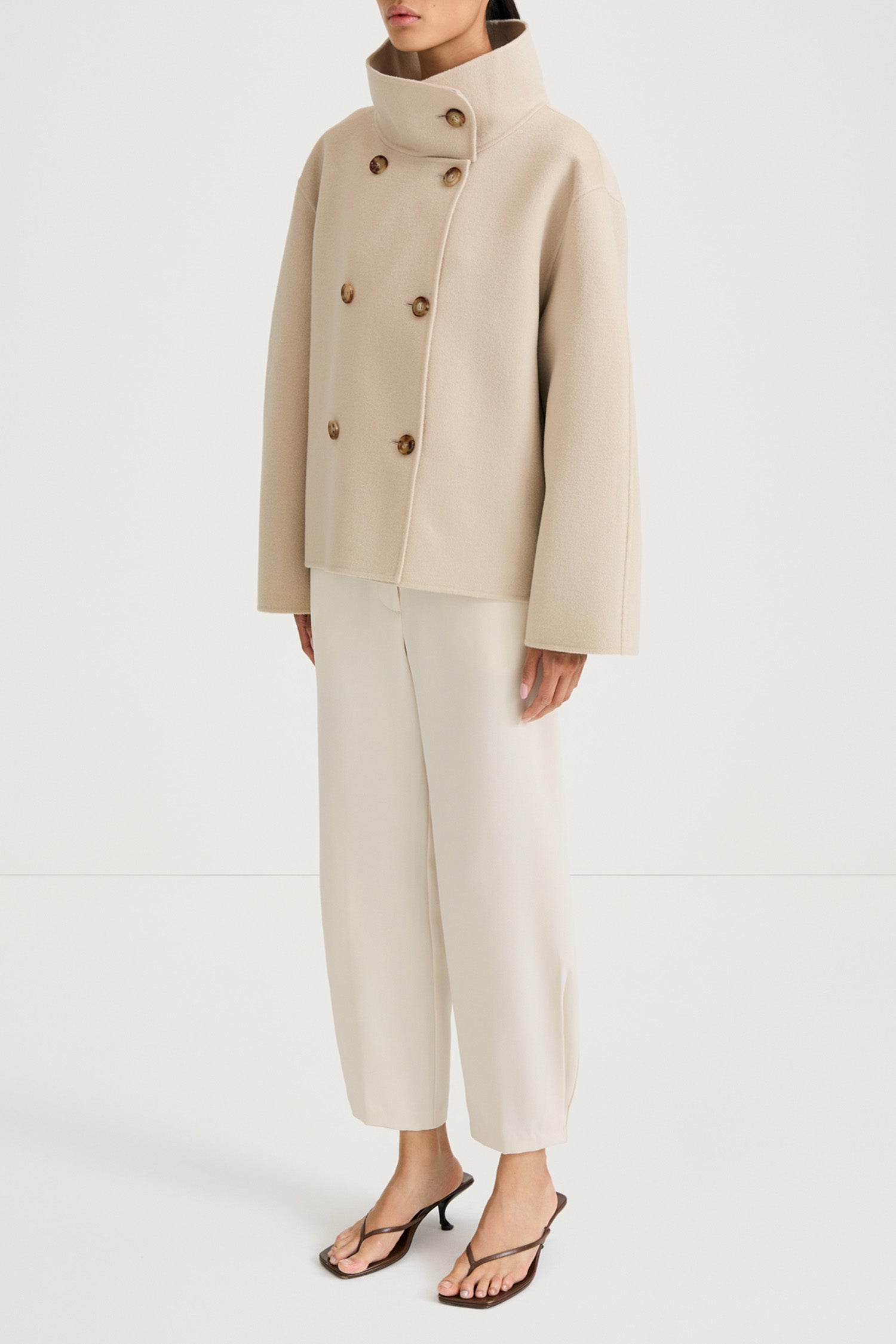 Beige wool jacket stylein tove front side model image