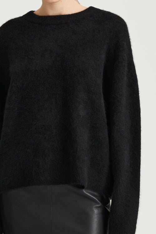 black alpacka sweater stylein lorena detail